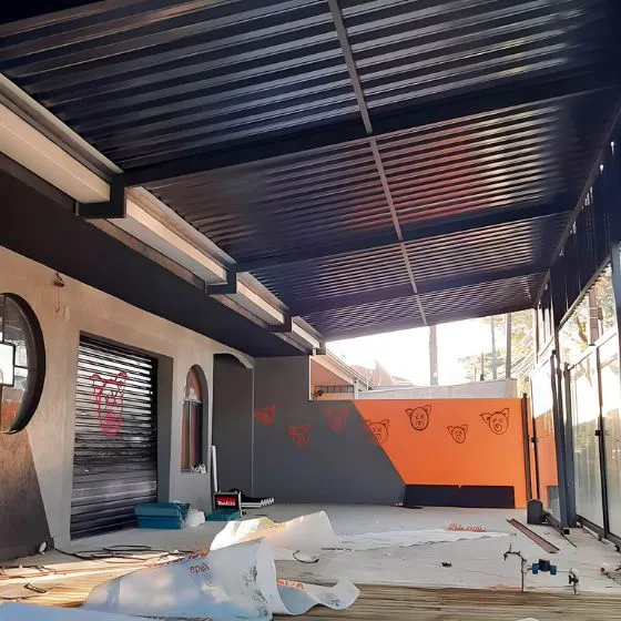 Cobertura de Garagem Sanduíche para galpão em Pirassununga SP